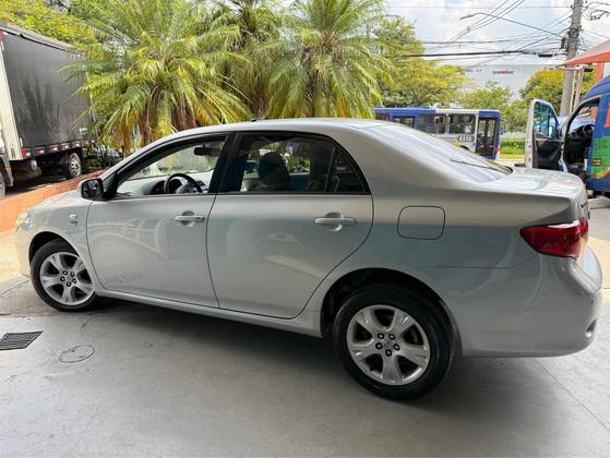 TOYOTA COROLLA 1.8 GLI 16V FLEX 4P AUTOMÁTICO TOYOTA COROLLA 1.8 GLI 16V FLEX 4P AUTOMÁTICO